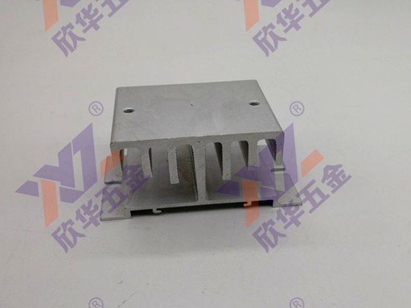 恒溫機(jī)散熱器